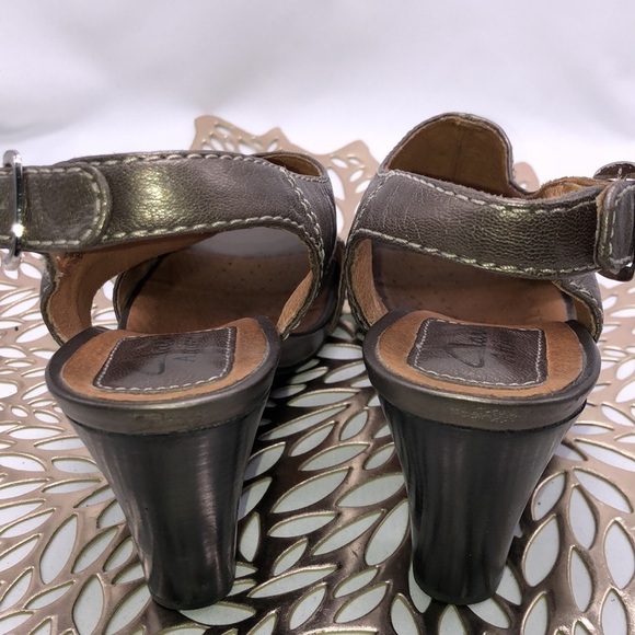 Clarks Artisan Leather Metallic Comfort Heeled Sandals Size 7 - Picture 5 of 10